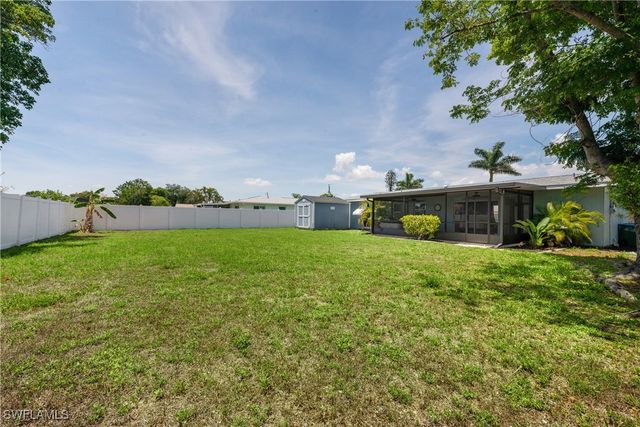 3824 SE 10th PL, Cape Coral, FL 33904