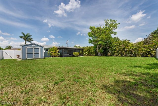3824 SE 10th PL, Cape Coral, FL 33904