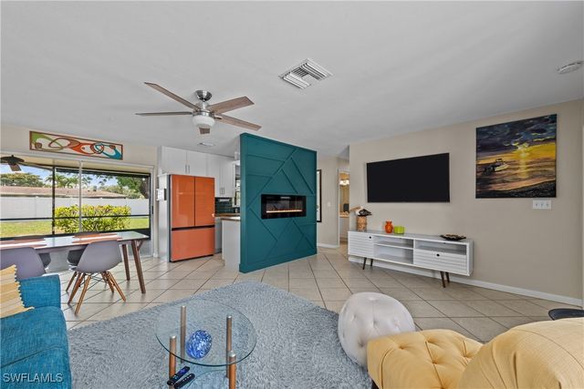 3824 SE 10th PL, Cape Coral, FL 33904