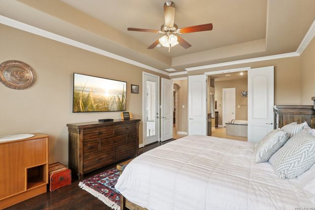 117 texas, Castroville, TX 78009