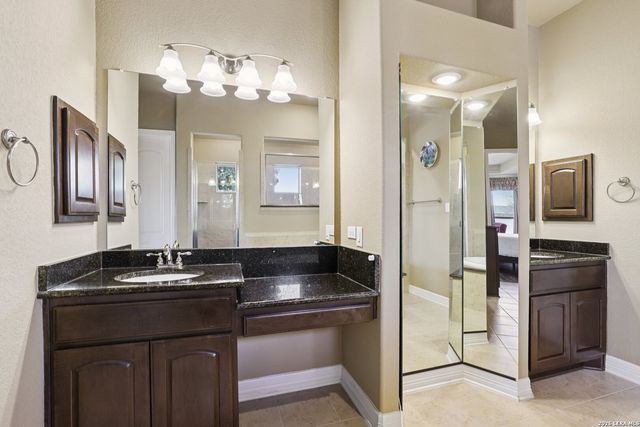 117 texas, Castroville, TX 78009