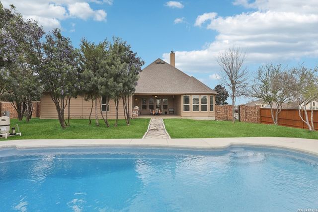 117 texas, Castroville, TX 78009