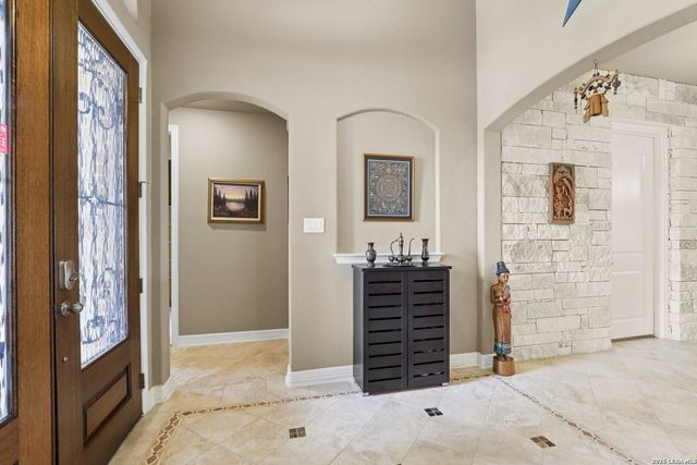 117 texas, Castroville, TX 78009