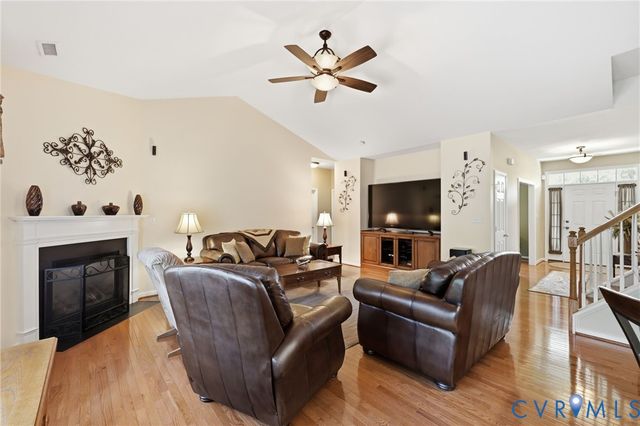 6316 Cookes Farm Dr, Henrico, VA 23231