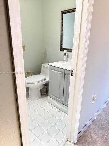 1701 W 42nd Place 10, Hialeah, FL 33012