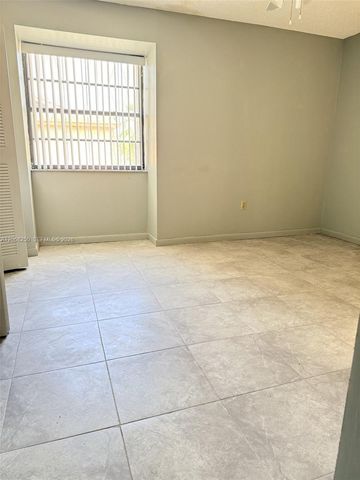 1701 W 42nd Place 10, Hialeah, FL 33012