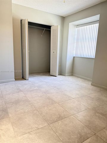 1701 W 42nd Place 10, Hialeah, FL 33012