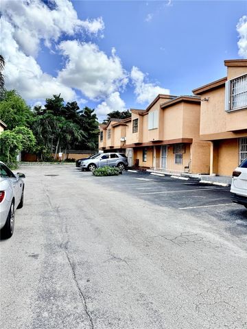 1701 W 42nd Place 10, Hialeah, FL 33012