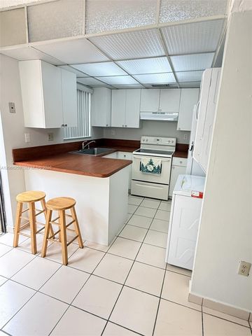 1701 W 42nd Place 10, Hialeah, FL 33012