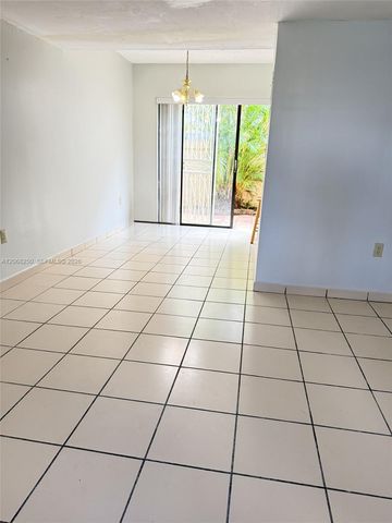1701 W 42nd Place 10, Hialeah, FL 33012
