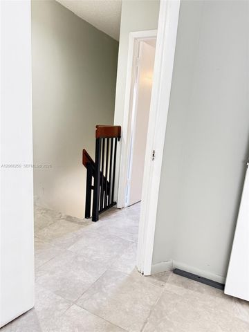 1701 W 42nd Place 10, Hialeah, FL 33012