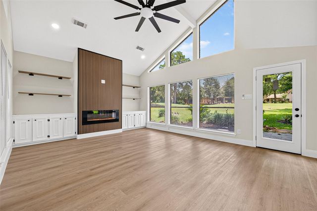 3354 Torrey Pines Drive, Montgomery, TX 77356
