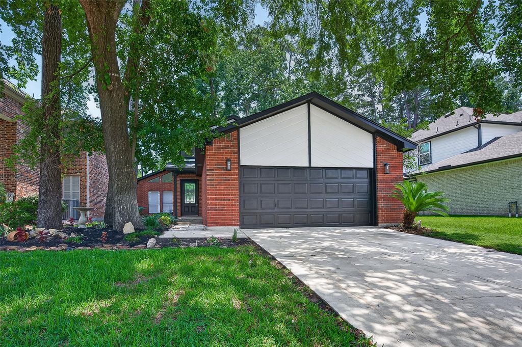 3354 Torrey Pines Drive, Montgomery, TX 77356