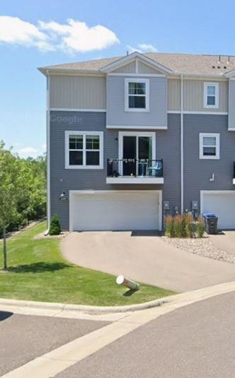 2185 Gateway Curve, North Saint Paul, MN 55109