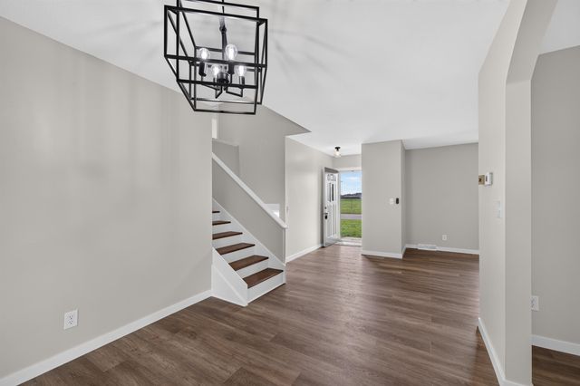 1124 N Country Acres, Wichita, KS 67212