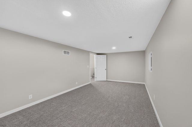 1124 N Country Acres, Wichita, KS 67212