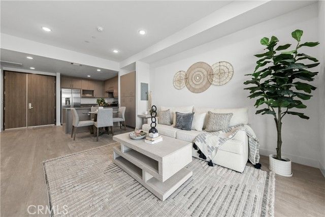 168 S Monterey Street 211, Alhambra, CA 91801