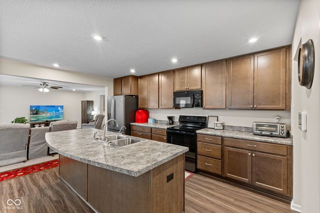 15429 Streamwood Drive, Fishers, IN 46040