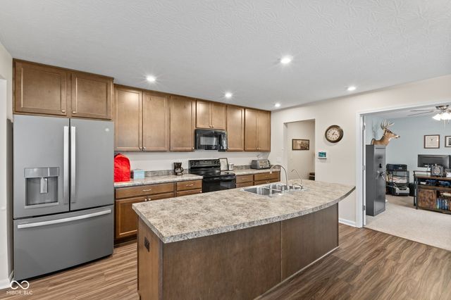 15429 Streamwood Drive, Fishers, IN 46040