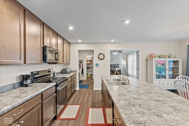 15429 Streamwood Drive, Fishers, IN 46040