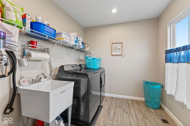 15429 Streamwood Drive, Fishers, IN 46040