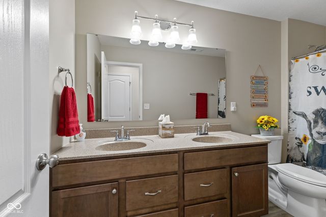 15429 Streamwood Drive, Fishers, IN 46040