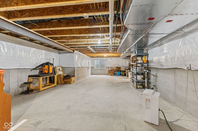 15429 Streamwood Drive, Fishers, IN 46040