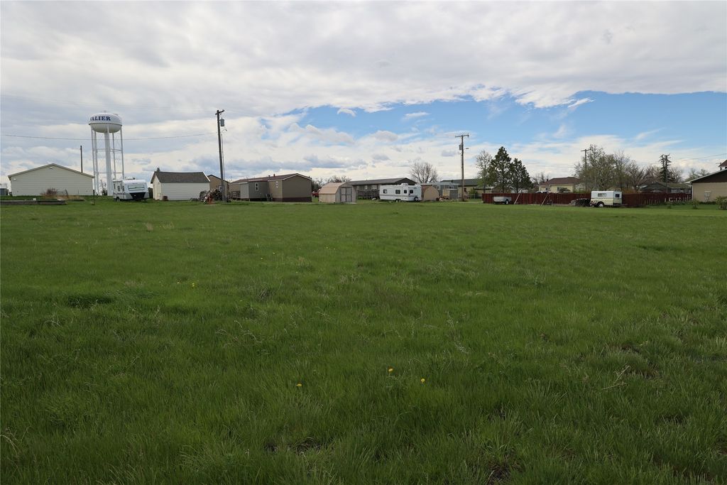 922 Marias Avenue, Valier, MT 59486