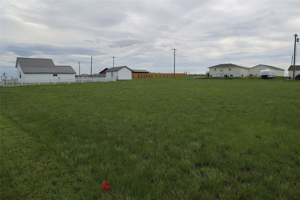 922 Marias Avenue, Valier, MT 59486 photo 5