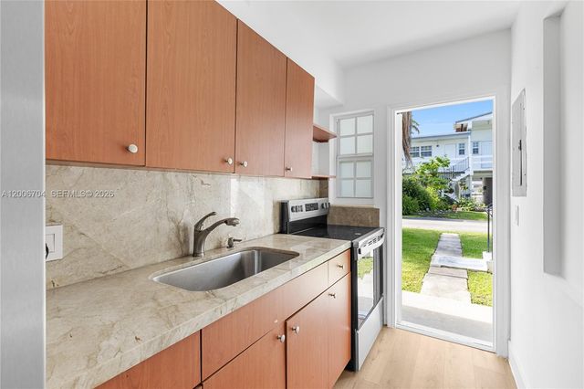 1450 NE 171st St 108B, North Miami Beach, FL 33162