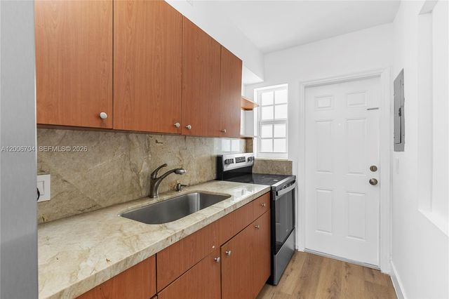 1450 NE 171st St 108B, North Miami Beach, FL 33162