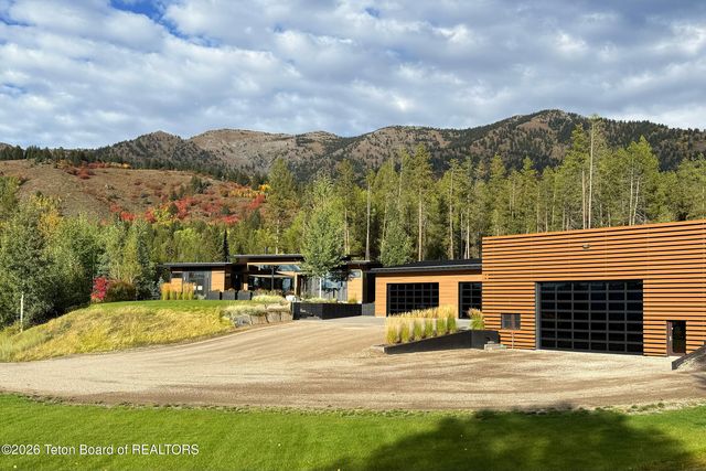 206 WINDSONG Way, Alpine, WY 83128