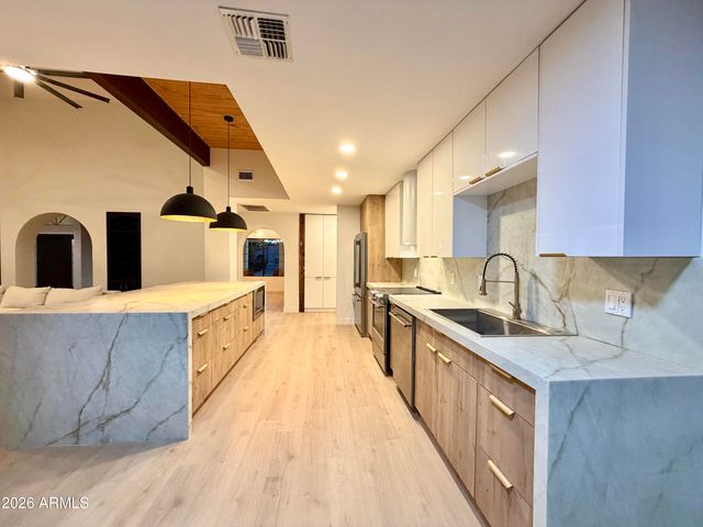 10208 N NICKLAUS Drive, Fountain Hills, AZ 85268