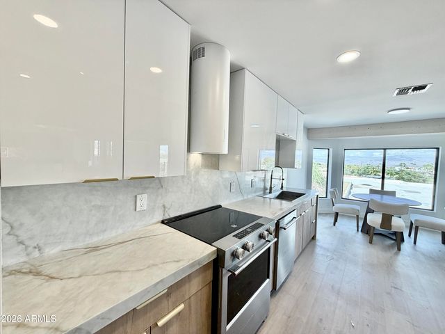 10208 N NICKLAUS Drive, Fountain Hills, AZ 85268