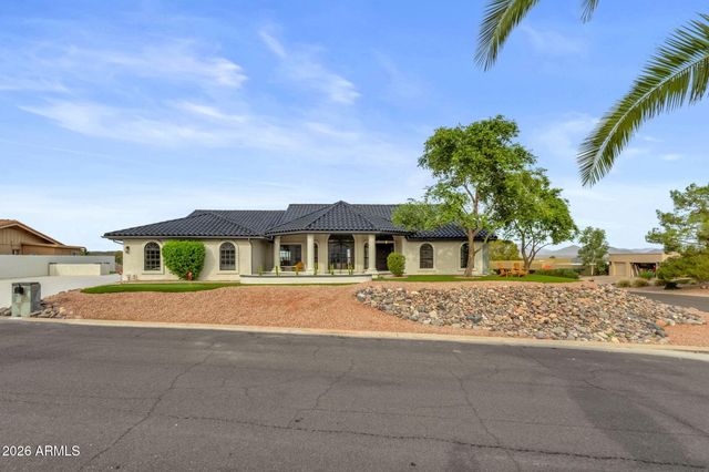 10208 N NICKLAUS Drive, Fountain Hills, AZ 85268