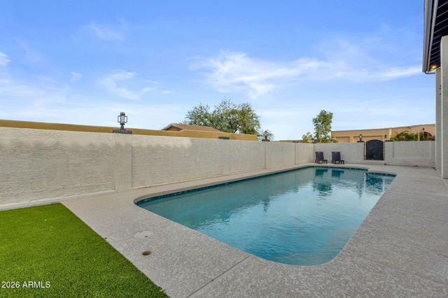 10208 N NICKLAUS Drive, Fountain Hills, AZ 85268