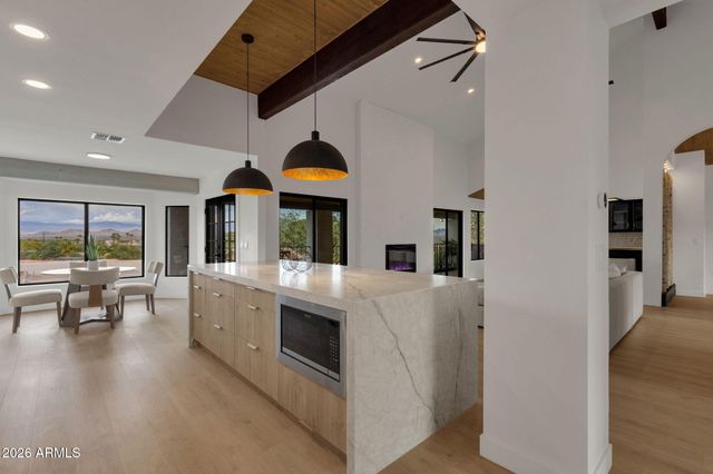 10208 N NICKLAUS Drive, Fountain Hills, AZ 85268
