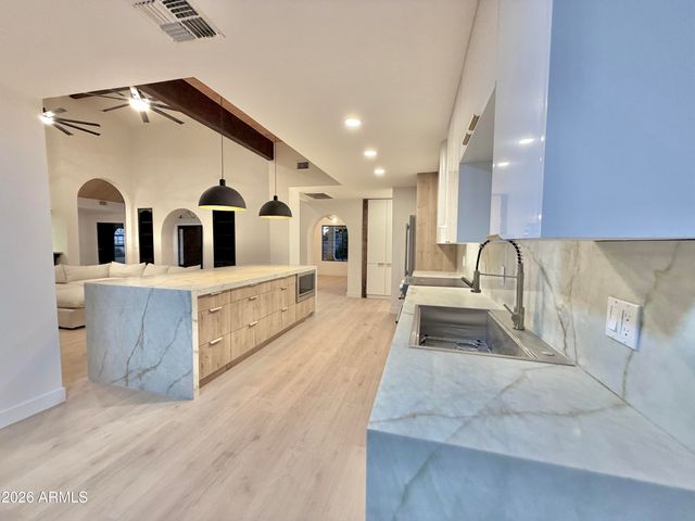 10208 N NICKLAUS Drive, Fountain Hills, AZ 85268