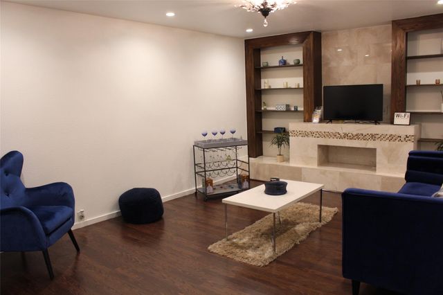5343 Richmond Avenue 26, Houston, TX 77056