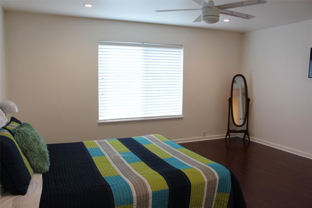 5343 Richmond Avenue 26, Houston, TX 77056