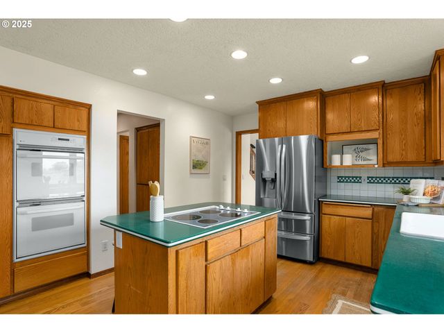 18910 Nw SAUVIE ISLAND Rd, Portland, OR 97231