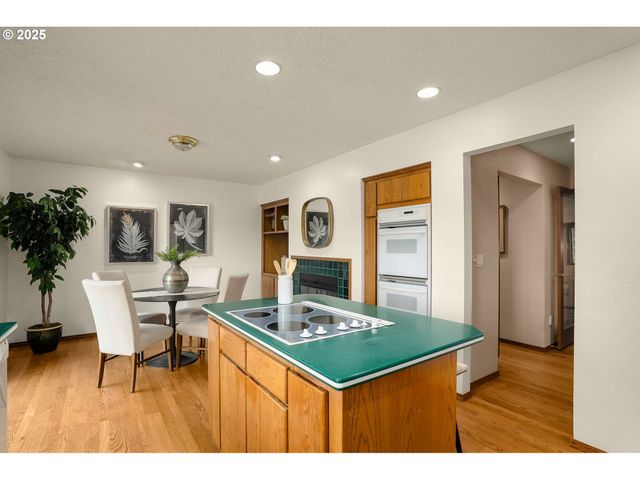 18910 Nw SAUVIE ISLAND Rd, Portland, OR 97231