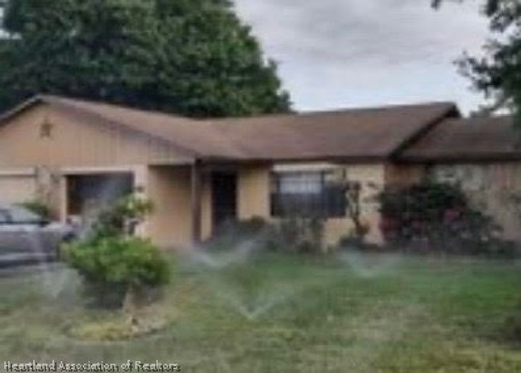 3700 Thunderbird Hill Circle, Sebring, FL 33872