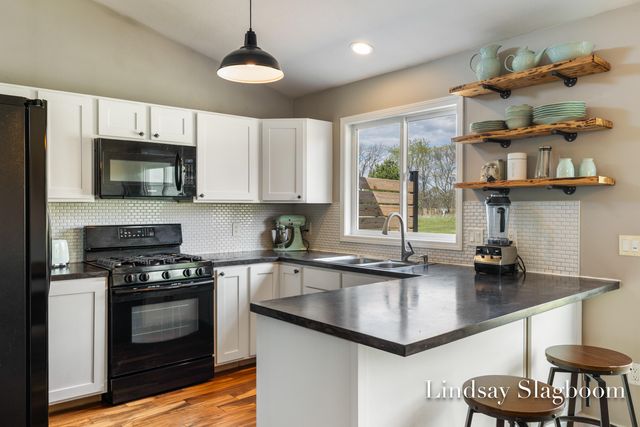 1216 Oxbow Drive, Middleville, MI 49333