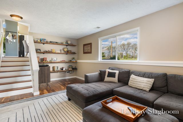 1216 Oxbow Drive, Middleville, MI 49333