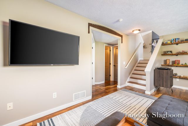 1216 Oxbow Drive, Middleville, MI 49333