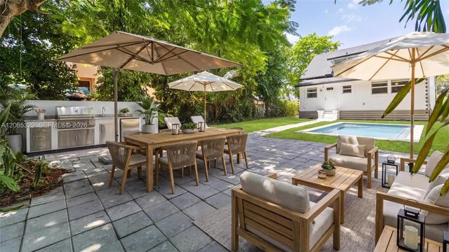 7121 SW 63rd Avenue, South Miami, FL 33143