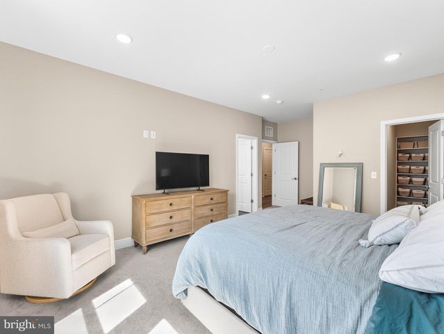 20801 LAMLASH TER, Ashburn, VA 20147