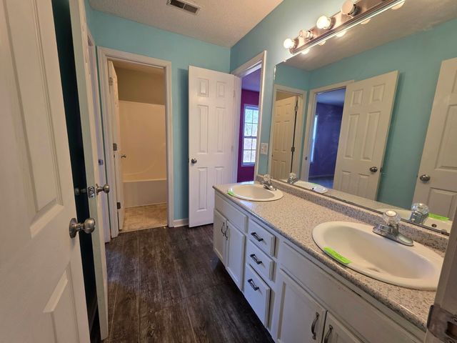 1306 Sunfield Dr, Clarksville, TN 37042