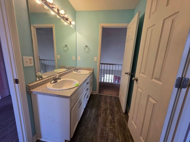 1306 Sunfield Dr, Clarksville, TN 37042